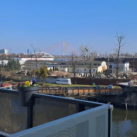 Kapitanski Mostek Nad Oplywem Motlawy アパート